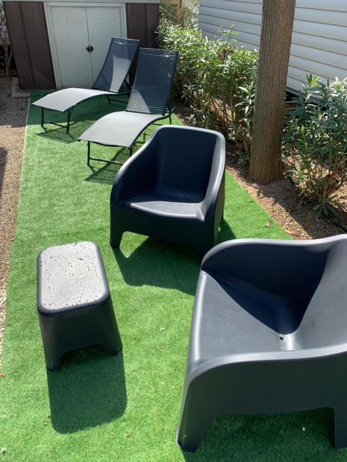 Mobilhome Vias Plage Dans Camping Bagian luar foto