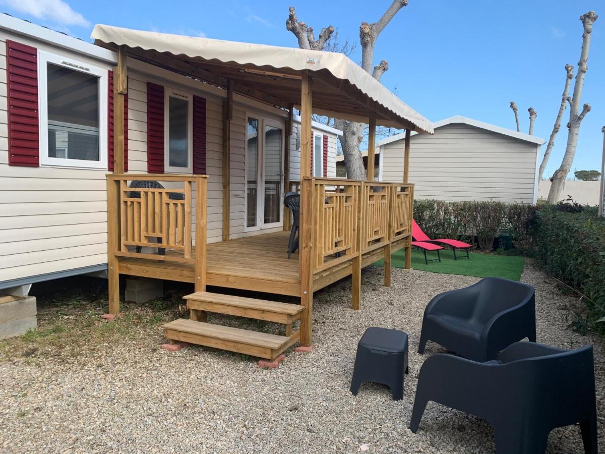 Mobilhome Vias Plage Dans Camping Bagian luar foto