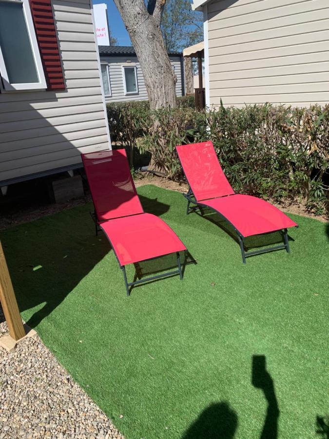 Mobilhome Vias Plage Dans Camping Bagian luar foto