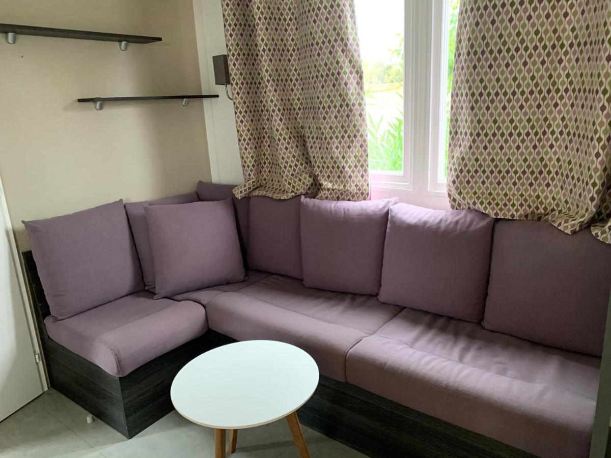Mobilhome Vias Plage Dans Camping Bagian luar foto