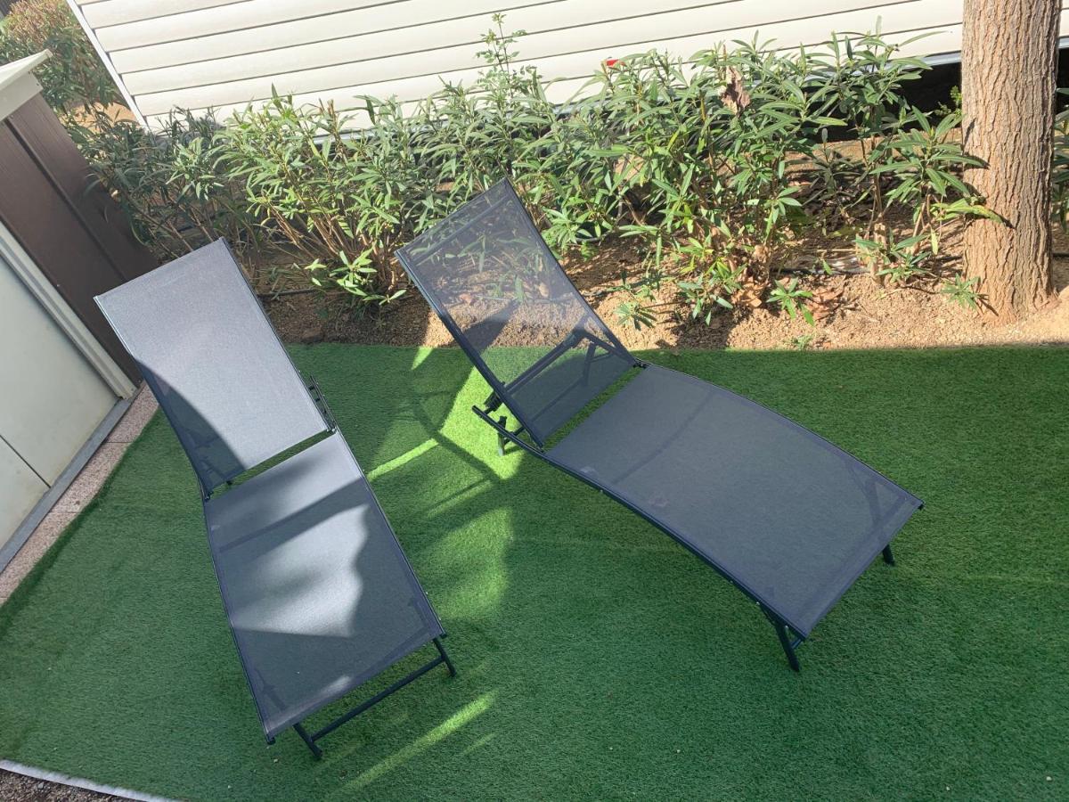 Mobilhome Vias Plage Dans Camping Bagian luar foto