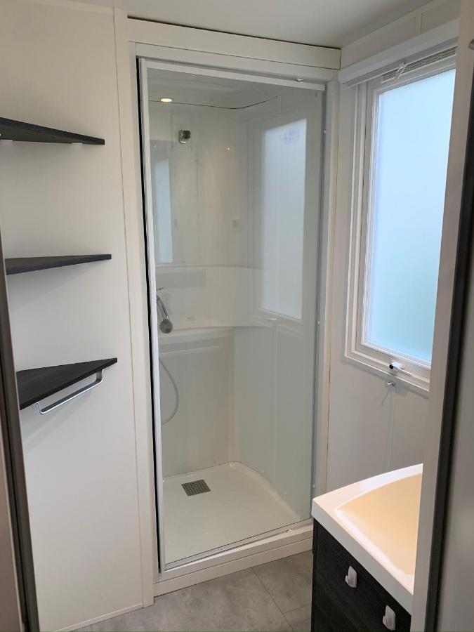 Mobilhome Vias Plage Dans Camping Bagian luar foto