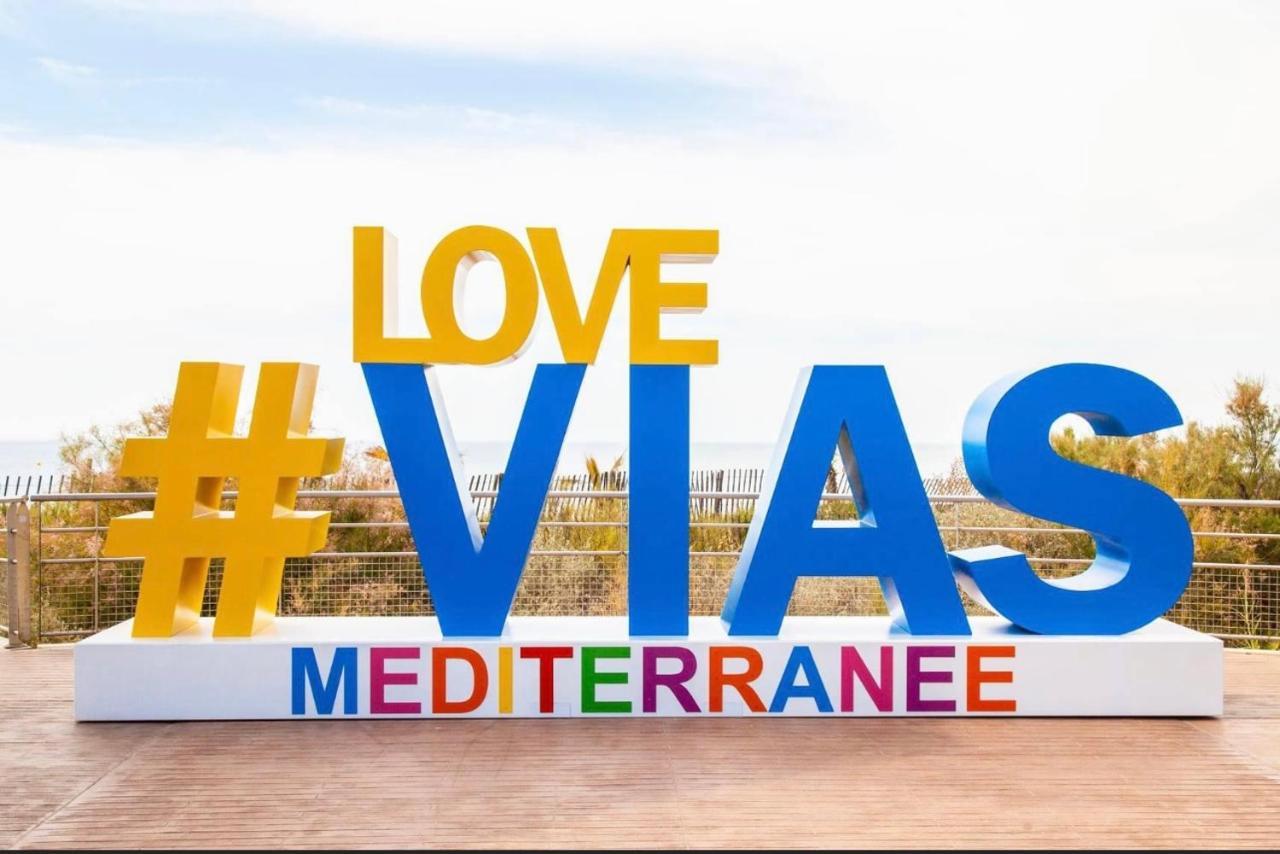Mobilhome Vias Plage Dans Camping Bagian luar foto