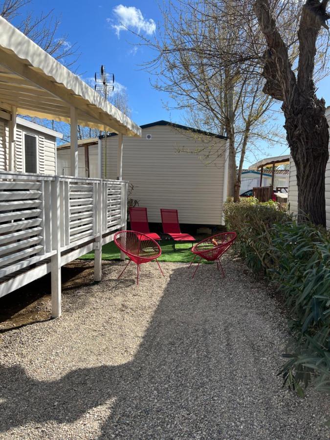 Mobilhome Vias Plage Dans Camping Bagian luar foto