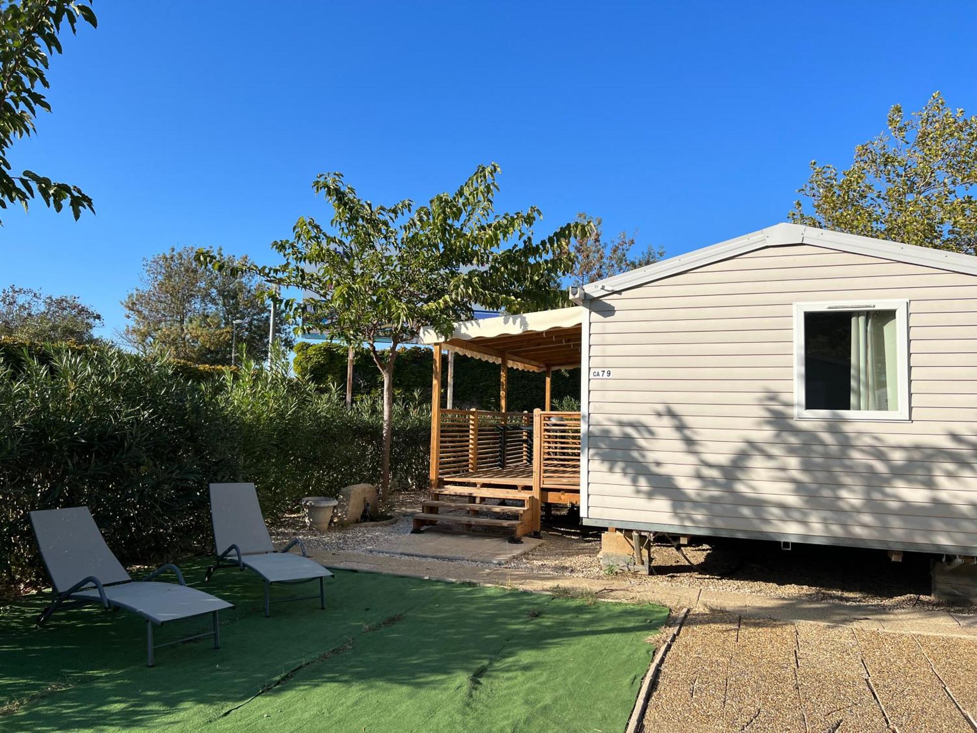 Mobilhome Vias Plage Dans Camping Bagian luar foto