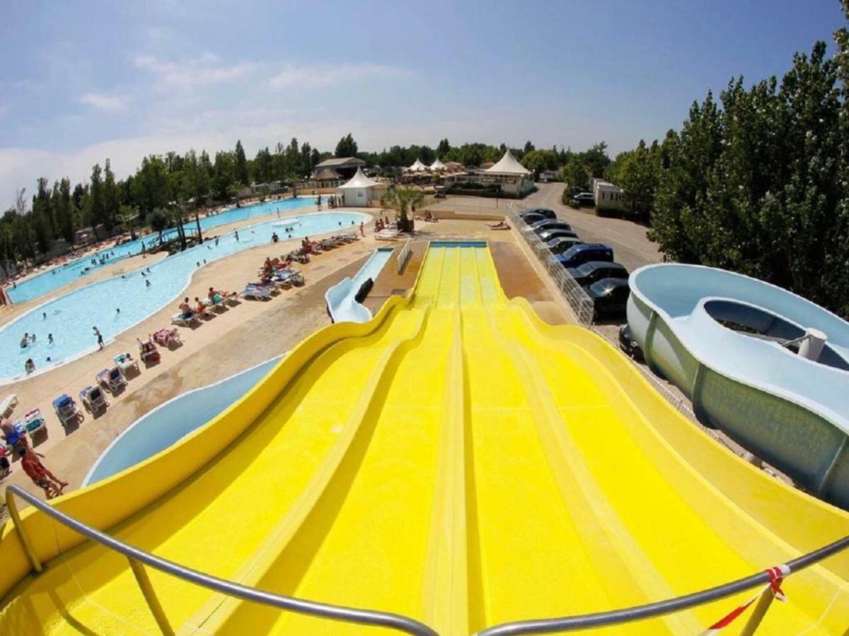 Mobilhome Vias Plage Dans Camping Bagian luar foto
