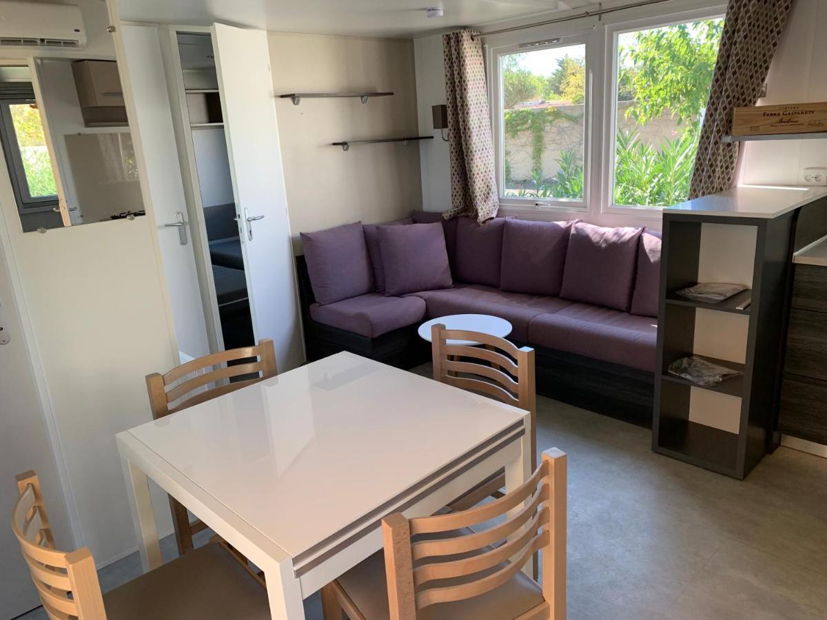 Mobilhome Vias Plage Dans Camping Bagian luar foto